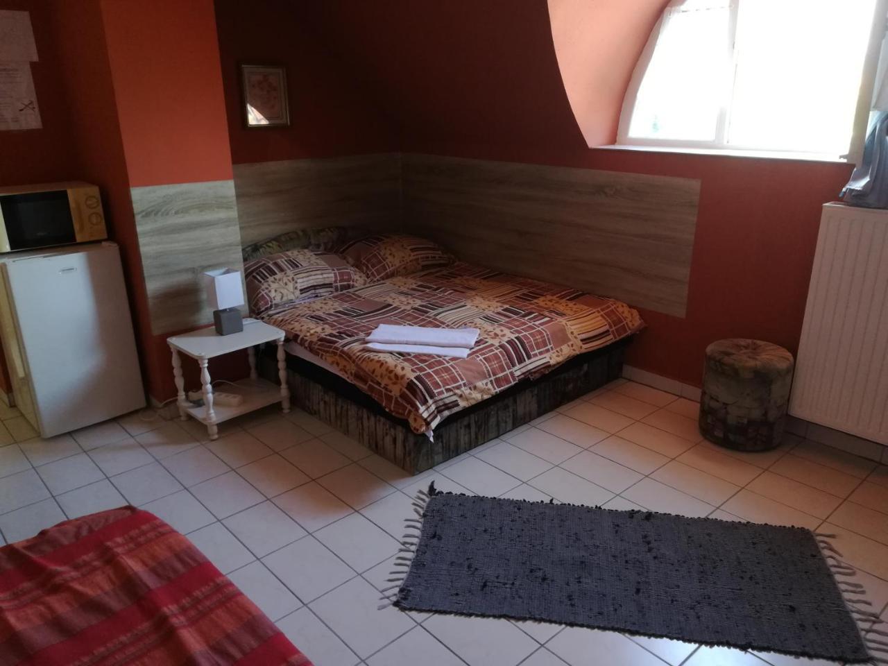 Tarr-Timea Apartmanok 凯斯特海伊 外观 照片
